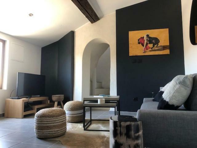 Appartement Avec Terrasse Panoramique Au Coeur De Nimes Nîmes Exterior foto