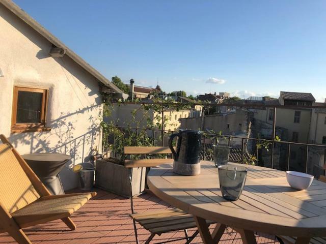 Appartement Avec Terrasse Panoramique Au Coeur De Nimes Nîmes Exterior foto