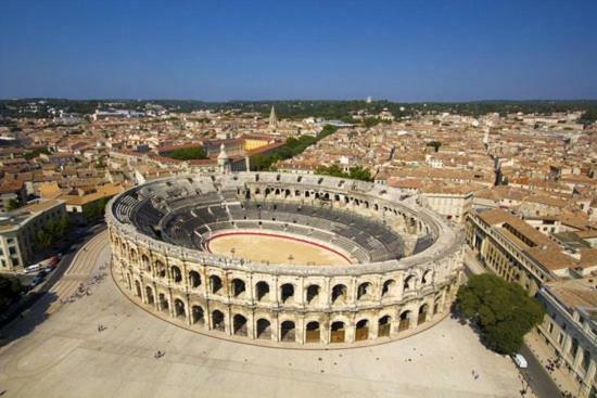 Appartement Avec Terrasse Panoramique Au Coeur De Nimes Nîmes Exterior foto
